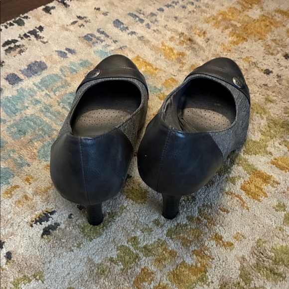 Life Stride Black and Gray Women's Heels - sz 10 - Picture 3 of 7